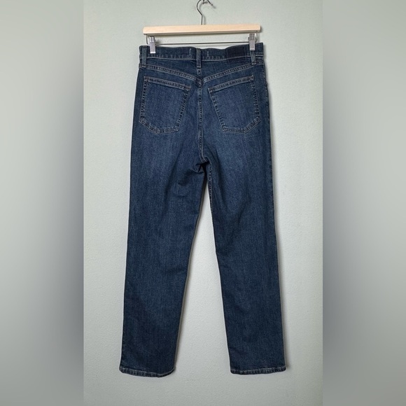 NWT Abercrombie & Fitch Ultra High Rise 90s Straight Jean Dark Wash Size 29 / 8R - Picture 4 of 9